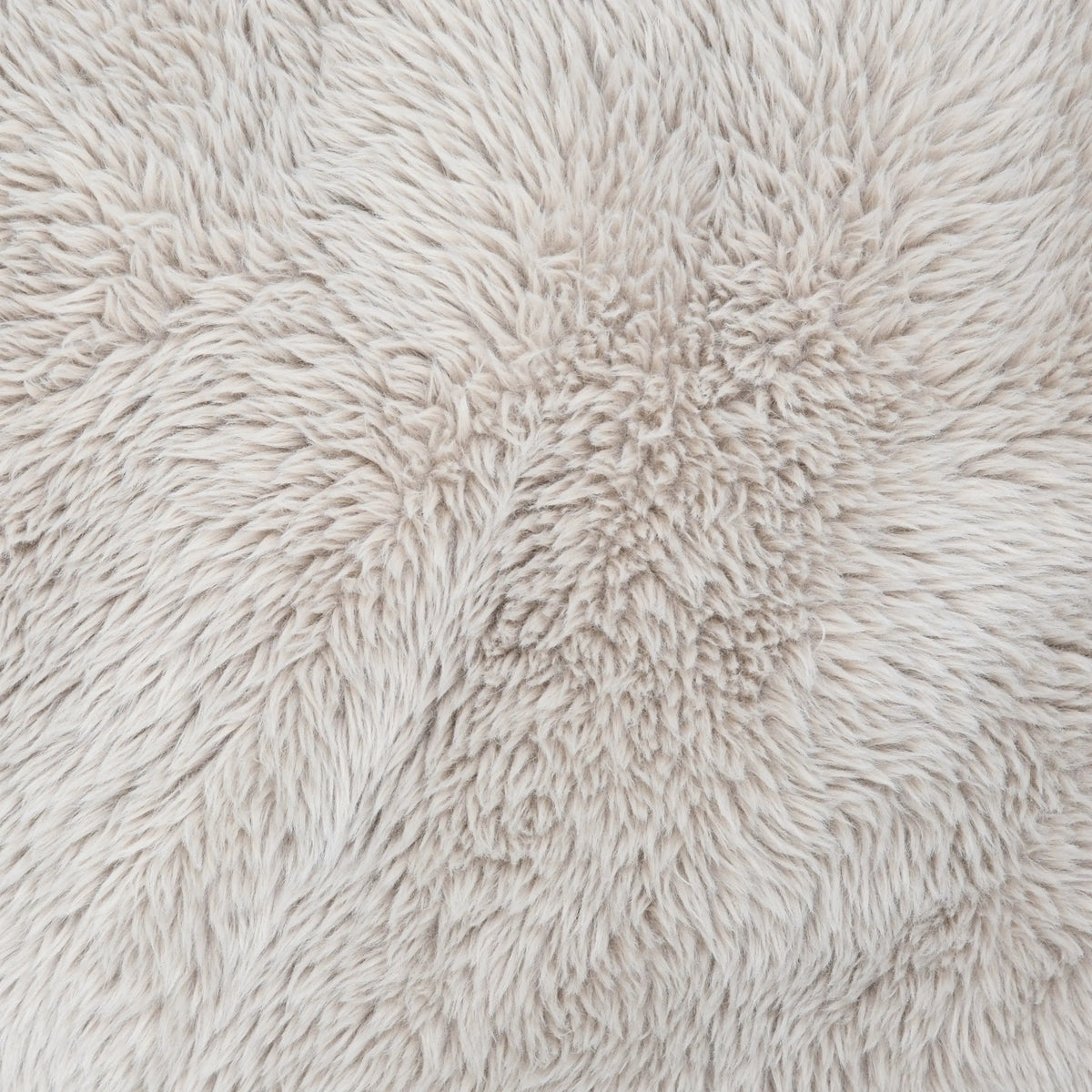 Orthopedische hondenmand ruby met een zachte beige faux fur stof en dicht, licht gematteerd oppervlak